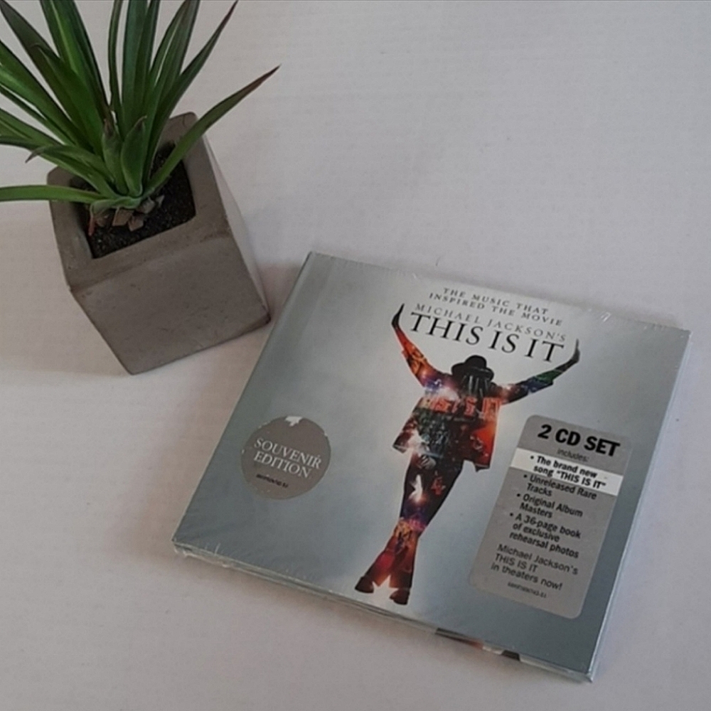 Michael Jackson's "This Is It" Music From The Movie 2 CD Set Souvenir Edition
